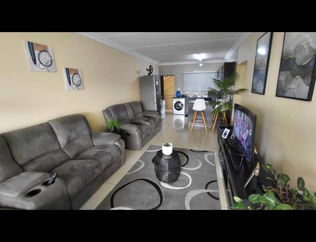 3 BEDROOM TOWNHOUSE FOR SALE IN WINCHESTER HILLS